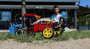 13 Yaşındaki İhsan Uçar, İnternetsiz Evinde Kendi Elektronik Araba Tasarlıyor