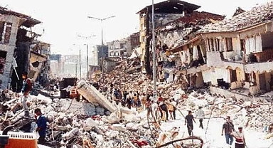 17 Ağustos Gölcük Depremi Üzerinden 25 Yıl Geçti