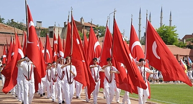 2024 Uluslararası Gençlik Günü'nde Türkiye'nin Gençleri Öne Çıkıyor