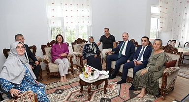 32 Yıl Sonra Gelen Vefa: Vali Serdengeçti Şehit Ailesini Ziyaret Etti