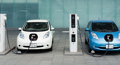 Avrupa Elektrikli Otomobillerden Hibrit Araca Dönüyor