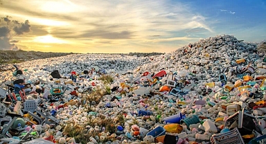 Bilim Adamları Öyle Bir Plastik Üretti ki Doğada Kendiliğinden Çözülüyor!