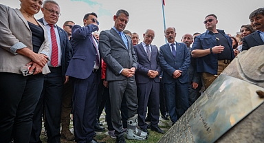 CHP Genel Başkanı Özgür Özel'den 30 Ağustos'ta Dumlupınar Şehitliği'ne Ziyaret