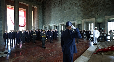 Cumhurbaşkanı Erdoğan, 30 Ağustos Zafer Bayramı Dolayısıyla Anıtkabir’i Ziyaret Etti