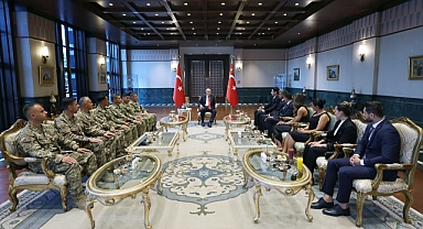 Cumhurbaşkanı Erdoğan, Avrupa'nın En İyi Keskin Nişancı Timi Yarışması'nda Derece Alan Askerleri Kabul Etti