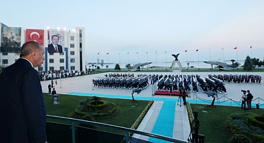 Cumhurbaşkanı Erdoğan, Hava Harp Okulu Diploma ve Sancak Devir Teslim Törenine Katıldı