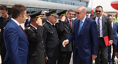 Cumhurbaşkanı Erdoğan'ı Muş Havalimanında İl Protokolü Karşıladı