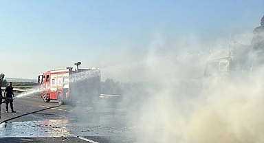 Hatay'da Seyir Halindeki Tırda Yangın Çıktı