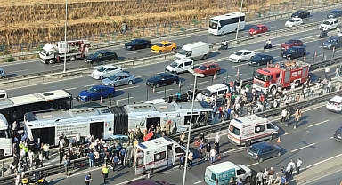 İstanbul Sefaköy’de Metrobüs Çarpışması: 1 Ölü, 40 Yaralı