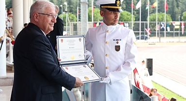 Milli Savunma Bakanı Yaşar Güler, Deniz Astsubay Mezuniyet Törenine Katıldı