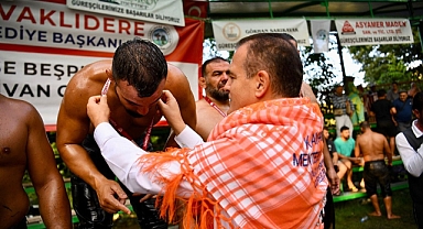 Muğla’nın Ses Getiren Yağlı Güreş Etkinliğine Vali Akbıyık’ta Katıldı
