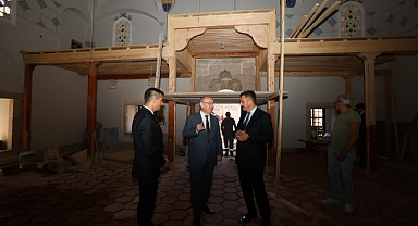 Vali Karadeniz, Taraklı'da Tarihi Çınar ve Yunus Paşa Camii'ni Ziyaret Etti