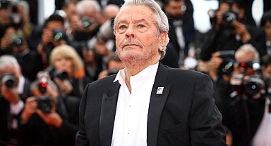 Sinemanın Efsane İsimlerinden Alain Delon 88 Yaşında Hayatını Kaybetti