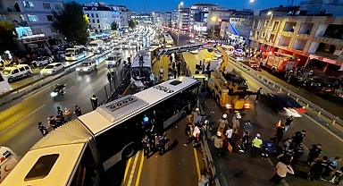 Avcılar’da Metrobüs Kazası: 2 Yaralı, Seferler Aksamaya Uğradı