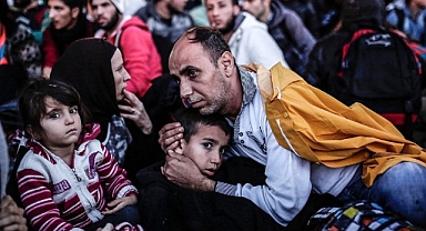 Macaristan'dan AB'ye: 'Otobüslere Doldurur Brüksel’e Taşırız'