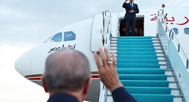 Mısır Cumhurbaşkanı Sisi Türkiye'den Ayrıldı: Erdoğan 'Rabia' İşaretiyle Yolcu Etti