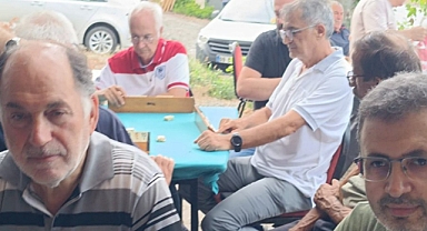Şenol Güneş Trabzon'da Okey Masasında