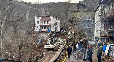 Artvin'de Heyelan Riski Nedeniyle 8 Ev Tahliye Edildi