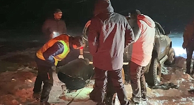 Artvin'de yoğun kar yağışı ulaşımı olumsuz etkiledi