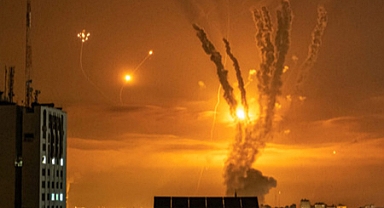 İsrail ordusu, İran'daki askeri hedeflere üç dalgada saldırdı