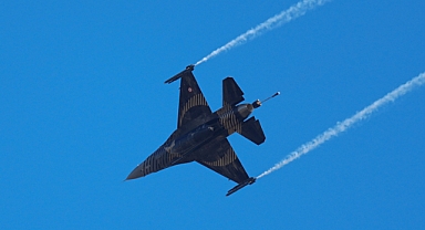 İstanbul semalarında SOLOTÜRK'ten nefes kesen gösteri