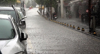 Türkiye'nin 49 ili için sarı uyarı: Kuvvetli yağış ve fırtınaya karşı dikkat!