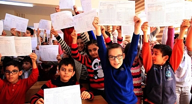 Öğrenciler cuma günü karnelerini alıyor