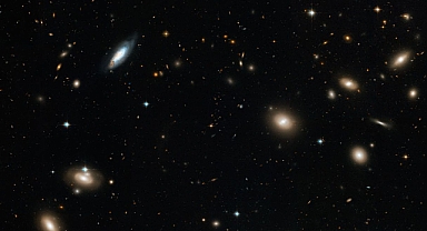 Bilim insanlarını şaşkına çevirdi: Genç yıldızlar galaksiye savruluyor!