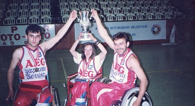 Engelli Basketbolcu Oğuzhan Özdemir, tekerlekli sandalyeleri onararak umut oluyor