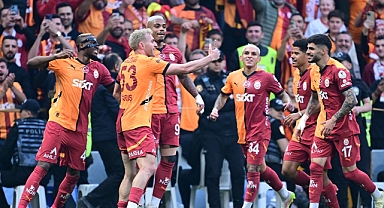 Galatasaray tarih tazdı: 5. yıldızı takan ilk takım oldu!