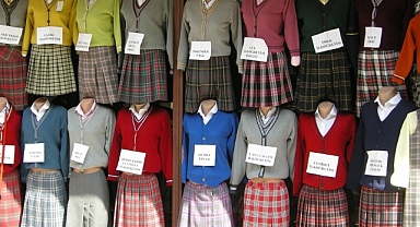 MEB'ten serbest kıyafete son: Forma zorunluluğu geri geliyor!