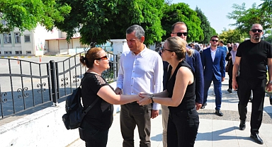 Özgür Özel, Nehir Zeyrek’i sınav gününde yalnız bırakmadı