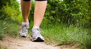 Kronik bel ağrısına karşı en etkili ilaç: Yürümek