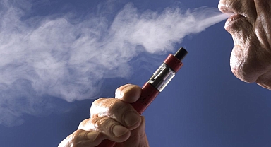 Elektronik sigara yoğun bakıma götürdü: Genç hastadan uyarı