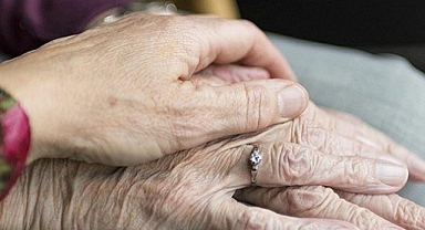 İnsanlarda yaşlanma ilk kez tersine çevrildi!