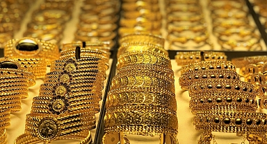 Altında tarihi zirve: Gram altın 5.900 TL’yi aştı, kuyumcularda kuyruklar oluştu