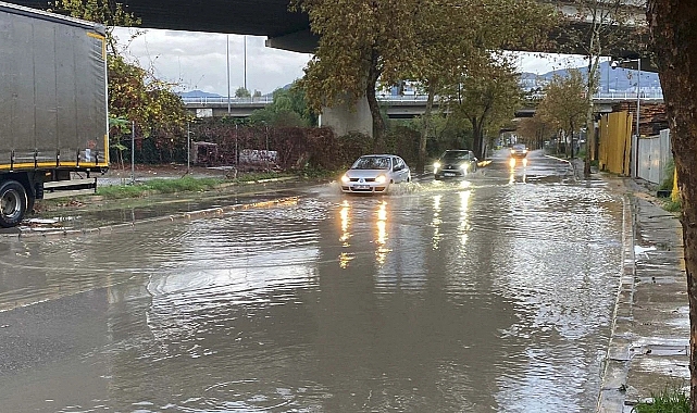 İzmir’de kentte yaşam durma noktasına geldi