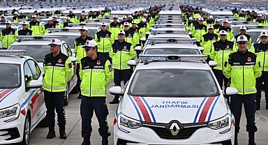  Yerlikaya: 9 bin 200 yeni araç, Türkiye Yüzyılı’nın güvenlik vizyonunun sembolü