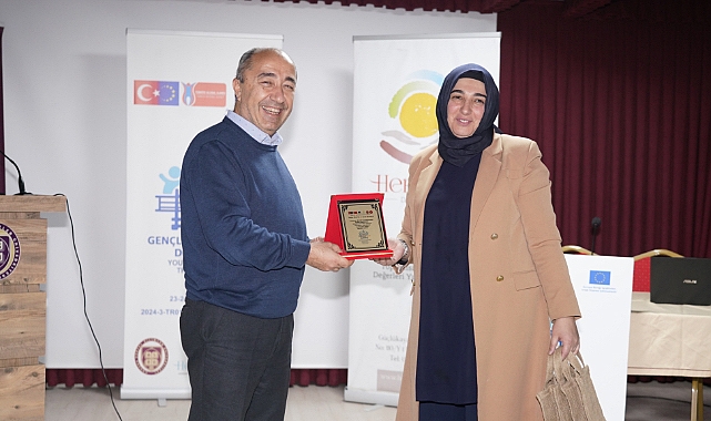 Gençlik Geleceğini Dokuyor çalıştayı Ankara’da gerçekleştirildi