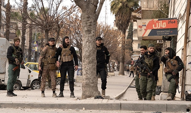 Suriye ordusu Halep’te YPG hedeflerini vurmaya başladı