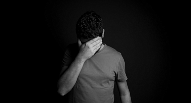 Fark etmeden öz saygınızı zayıflatan 12 alışkanlık