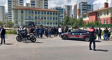  Diyarbakır'da okul önünde silah sesleri: Öğrenciler tahliye edildi