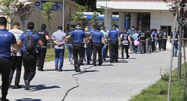 Cumhuriyet tarihinin en büyük uyuşturucu operasyonu: 6 ilde eş zamanlı baskın