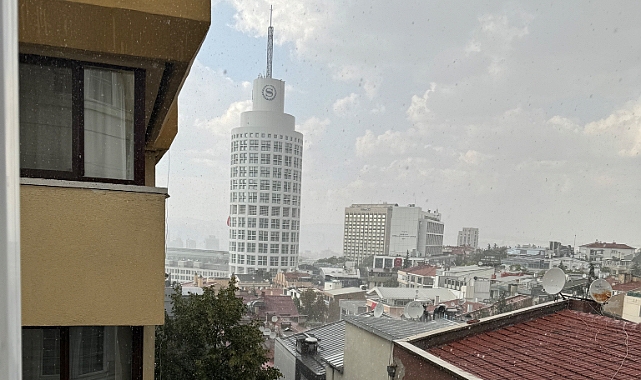 Ankara'da Dolu İle Karışık Yağmur Görüntüleri 